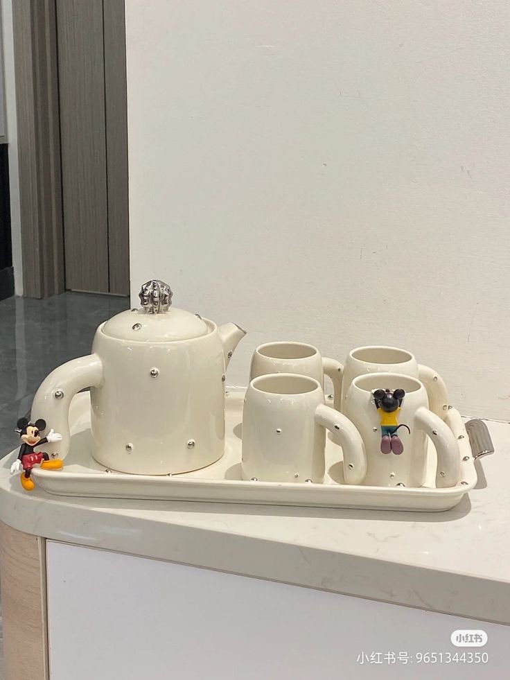 girlboss tweet media