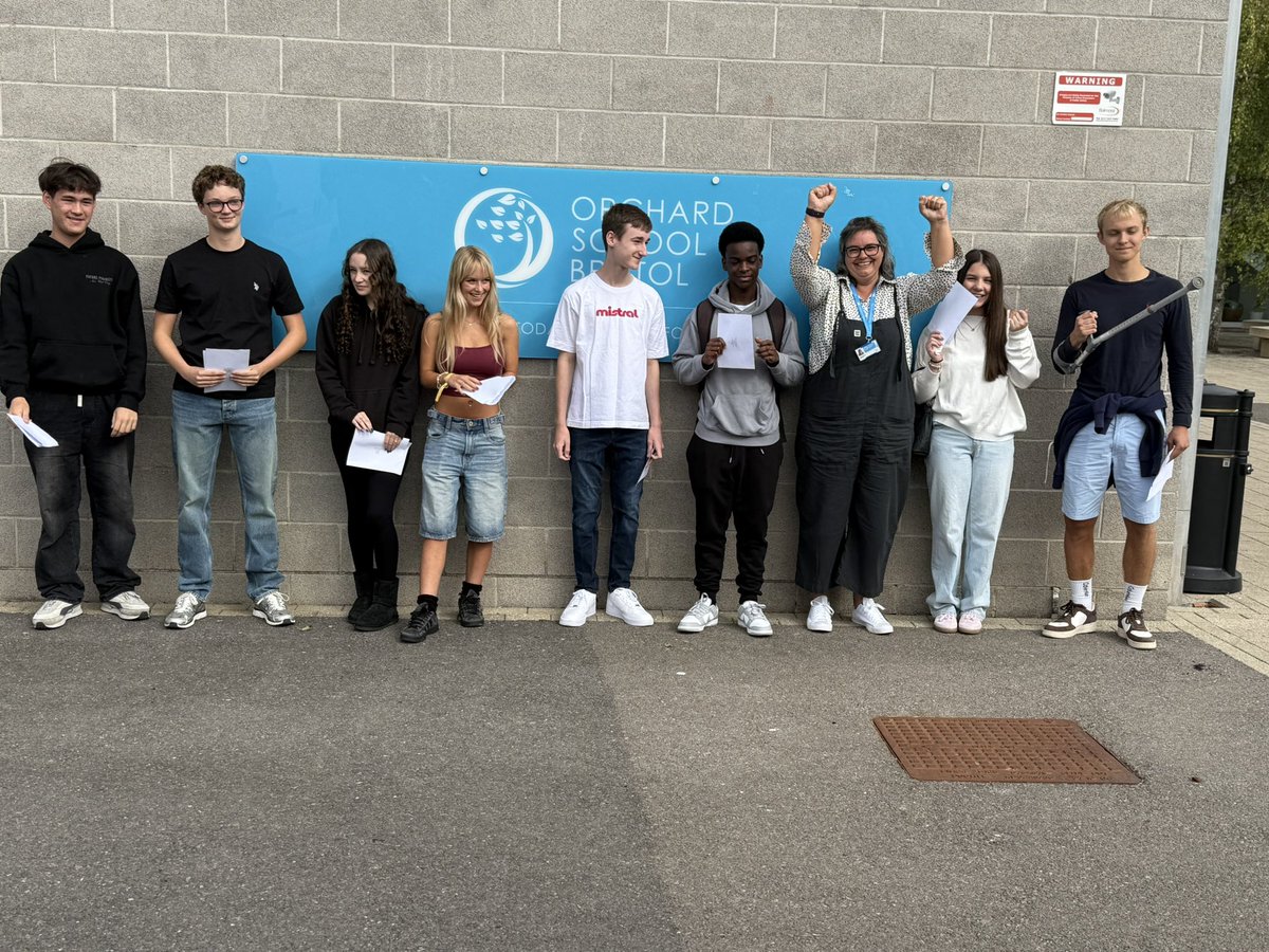 We’re celebrating Orchard’s best ever results today. The class of 2025 smashed it! Such bright futures ahead 🙌🏼 Those in the photo here achieved an incredible 49 8s and 9s between them 💪🏼 #InspireEmpower