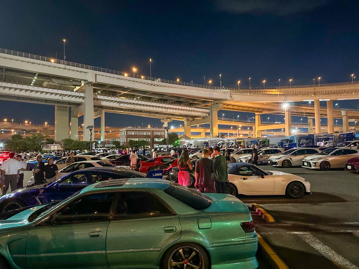 火曜日21時の大黒PA
日本人より外国人のが多くて少し怖かったです😂