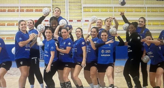Pedro GabilondoP (@pedrogabilondop) on Twitter photo Torneos exigentes para los primeros equipos guipuzcoanos.
🔹<a href="/CDBidasoaIrun/">CD Bidasoa Irun</a>. Egia.
Mañana: Bidasoa-Cesson
Sàbado: Final o 3/4 puesto con Limoges o Logroño.
🔹<a href="/BalonmaBeraBera/">super amara Bera Bera</a>. Summe Bag (Villacelama León)
Mañana: Bera Bera-Aula
Pasado: Final o 3/4 puesto con Málaga o Guardés Torneos exigentes para los primeros equipos guipuzcoanos.
🔹<a href="/CDBidasoaIrun/">CD Bidasoa Irun</a>. Egia.
Mañana: Bidasoa-Cesson
Sàbado: Final o 3/4 puesto con Limoges o Logroño.
🔹<a href="/BalonmaBeraBera/">super amara Bera Bera</a>. Summe Bag (Villacelama León)
Mañana: Bera Bera-Aula
Pasado: Final o 3/4 puesto con Málaga o Guardés