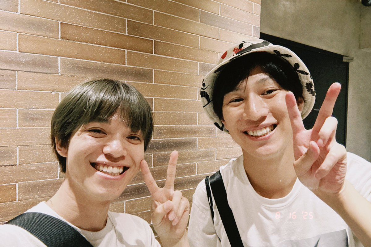 いよいよ明日です…！

なんだか色々な意味で緊張しております。
素敵なライブがお届けできるように頑張ります。
明日、劇場でお待ちしております！

そういえば、先日
この人とリハーサルをしたので写真載せておきます。