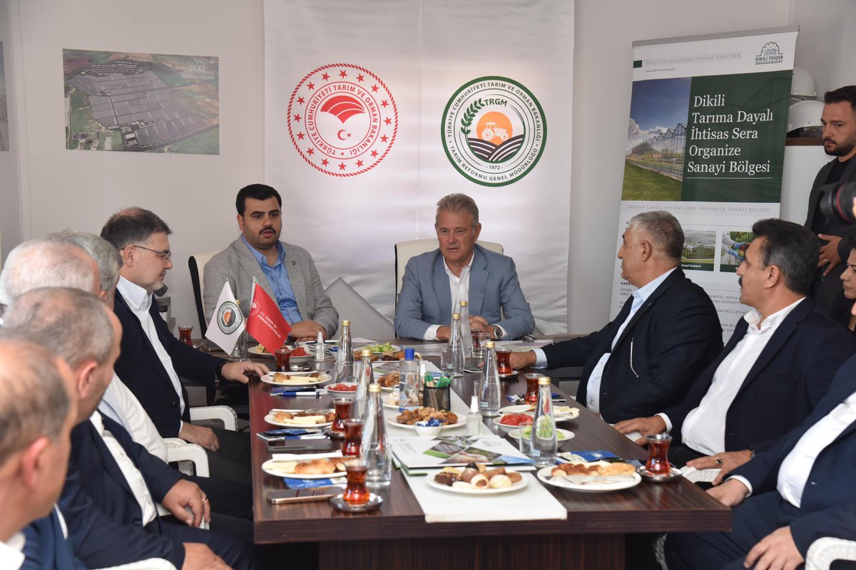 iztokurumsal's tweet image. Adalet ve Kalkınma Partisi Genel Sekreteri ve İzmir Milletvekilimiz Eyyüp Kadir İnan, Yönetim Kurulu Başkanımız Mahmut Özgener’in ev sahipliğinde Dikili Jeotermal Isıtmalı Sera Organize Tarım Bölgesi Proje sahamızı ziyaret etti.