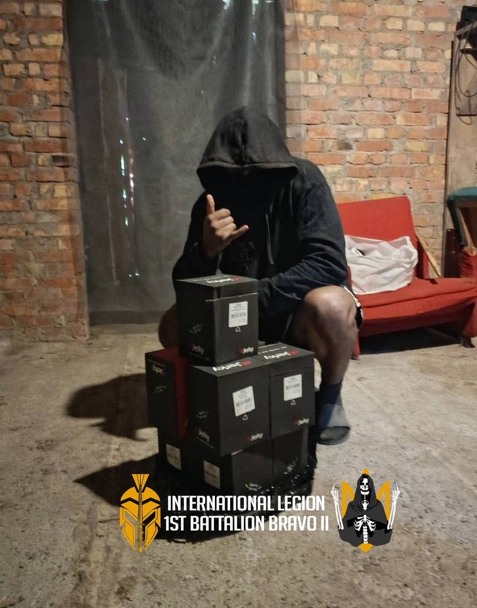 RachelPAV's tweet photo. We have beef jerky, protein supplements, and hydration supplements going out to multiple teams. This is Bravo II receiving 100 bags of beef jerky to take on position. According to Bravo II, they also love these because there is a moisture absorber in them too which is also useful.
These are from @objerkycom and we are ordering at the discounted rate for soldiers. If you want to help, two ways:
1. https://t.co/ZV4GkA7cN8 allows people to directly order on the "For Heroes" section and they deliver to the brigades they assist. You can buy snacks for Ukrainian soldiers.
2. To help international teams, go here to donate. PAV orders for international teams. https://t.co/7mt9DrZqYp