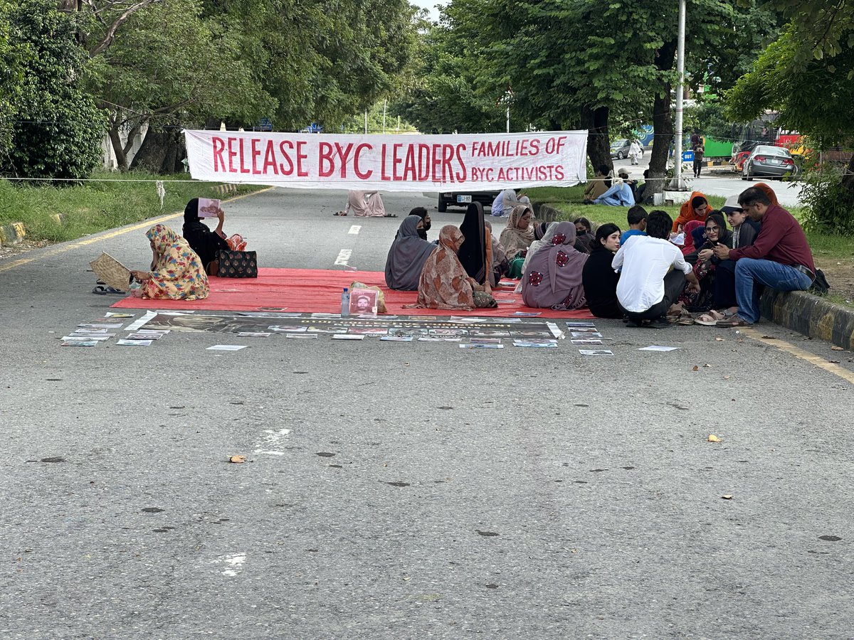 AsadAToor's tweet image. 🚨🚨#BREAKING: In #Islamabad Baloch missing persons families sit in entered in day 37.