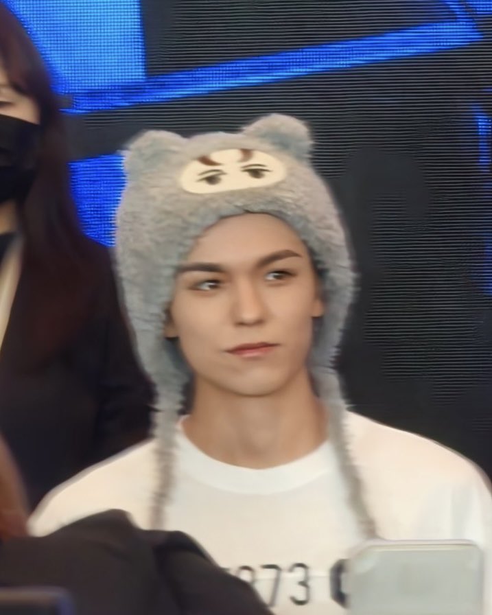 250821 yzy fs #vernon #버논 

ice bear and nonver 🥹