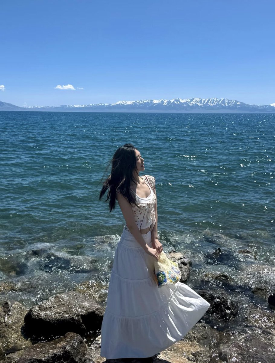 3698aaa's tweet image. 赛里木湖的景色如此的漂亮🥰