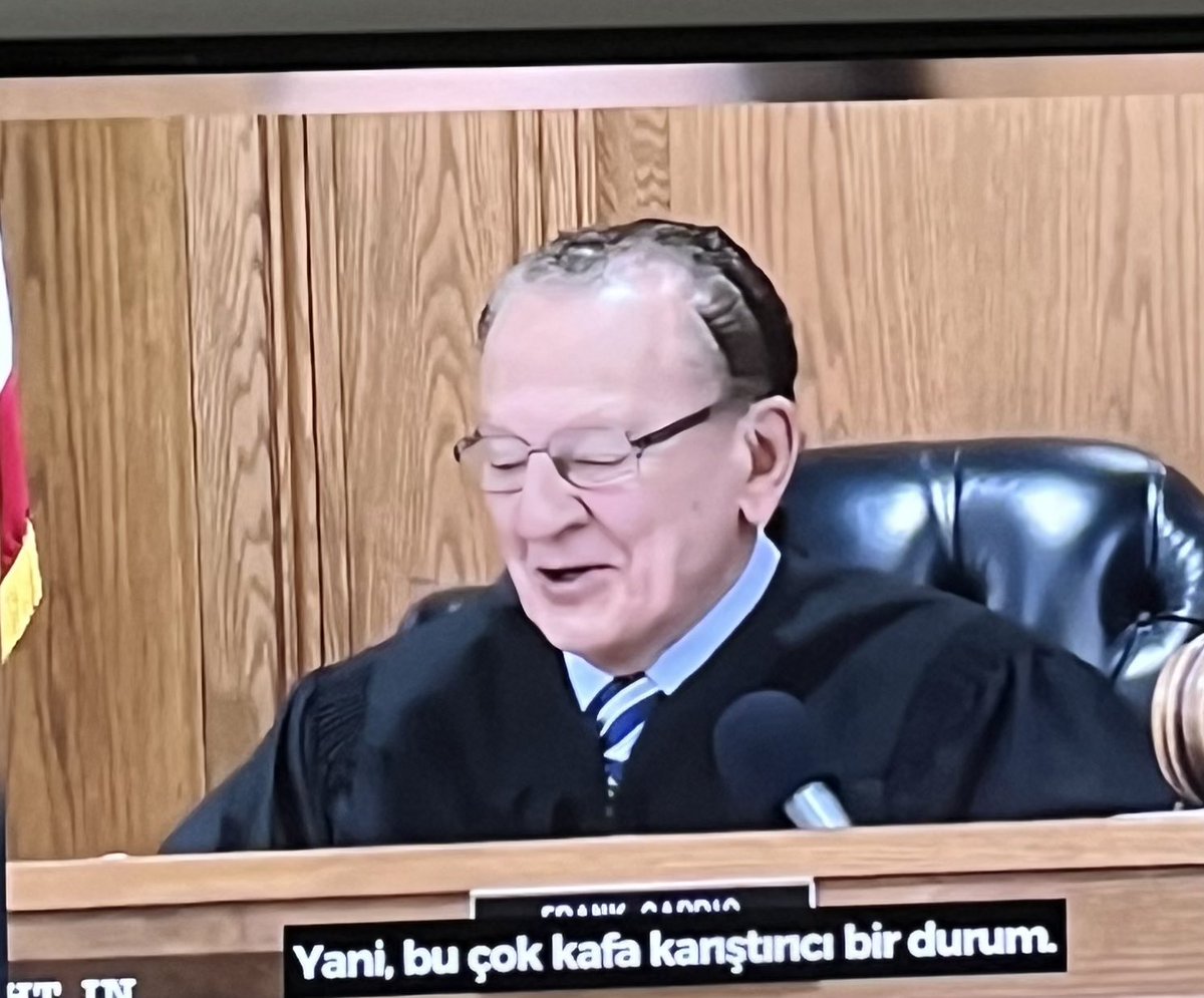 Adalet insanın vicdanın da başlar.  

Dünyanın en iyi ve en babacan yargıcı olarak tanınan ABD’li
“ Frank Caprıo” yaşamını yitirmiş. 
Allah rahmet eylesin 🤲🏼