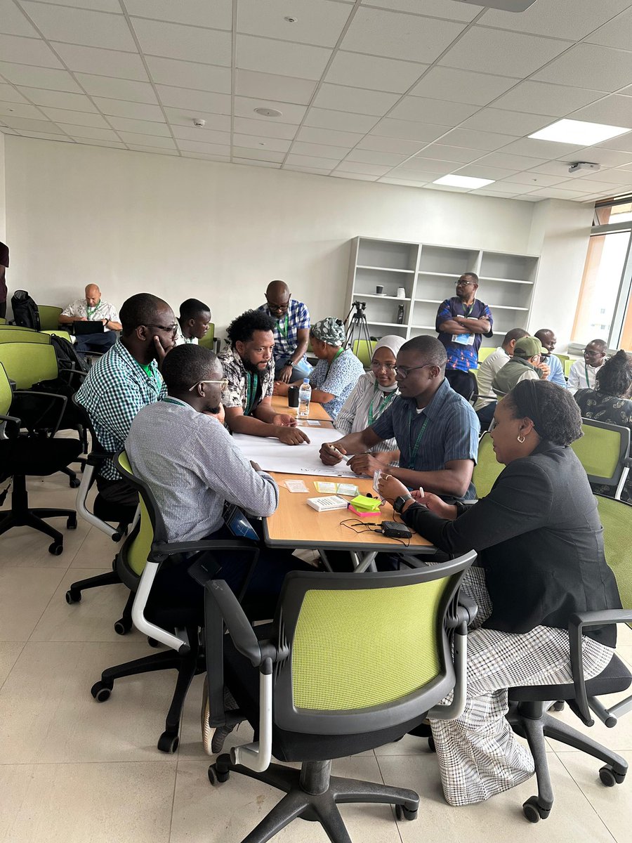 TrustAI_Indaba's tweet photo. Ideation happening now with so much useful interactions !!

@DeepIndaba #DLI25 https://t.co/x6h71mU53v