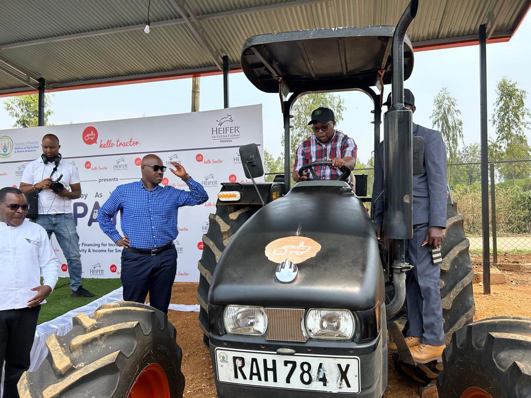 EgidieBibio's tweet photo. “Expanding in @NyagatareDistr brings us closer to providing every district with affordable, reliable mechanization.
These hubs create a new generation of rural entrepreneurs… turning agriculture into a thriving business,” @HeiferRwandaCD
#MechanizationHub #SmartAgriculture https://t.co/PMZlDAllfs