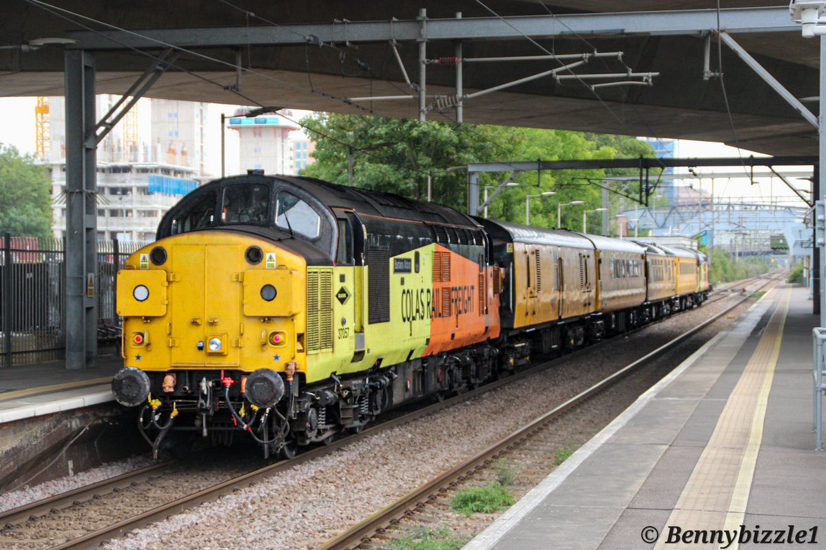 Bennybizzle (@bennybizzle1) on Twitter photo #TractorThursday 37057 "Barbara Arbon" on the rear of the monthly PLPR2 train at Dagenham Dock station last week #SBAS <a href="/TheGrowlerGroup/">The Growler Group</a> #TractorThursday 37057 "Barbara Arbon" on the rear of the monthly PLPR2 train at Dagenham Dock station last week #SBAS <a href="/TheGrowlerGroup/">The Growler Group</a>