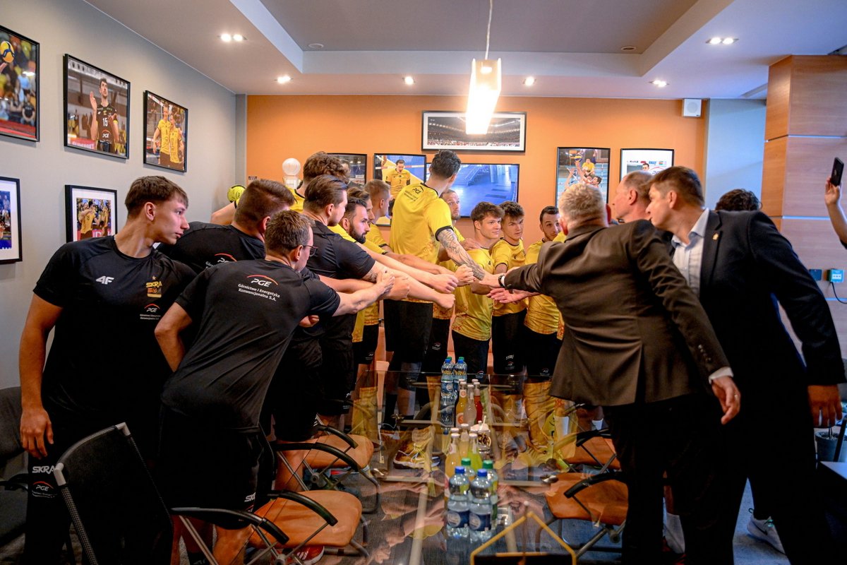 Pierwszy trening i duuuuuuuużo zdjęć!🥳
Wpadajcie na naszą stronę, gdzie znajdziecie obszerną galerię!💥
👇👇👇
skra.pl/w/pierwszy-tre…