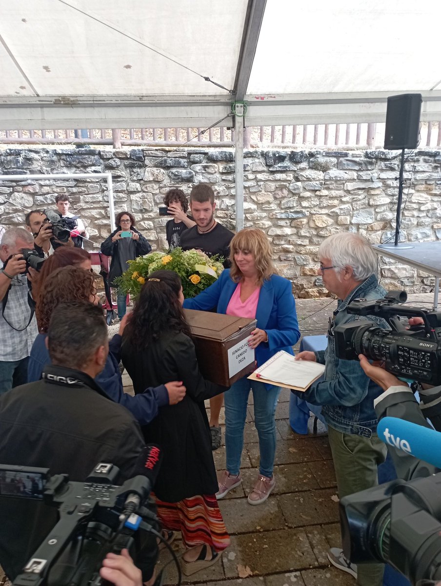 Gaur Berriozarren. Hoy en Berriozar. Francisco Caneda Deza,18 años,asesinado por el fascismo ya descansa junto a sus familiares.
Egia, memoria , justizia eta erreparazioa.