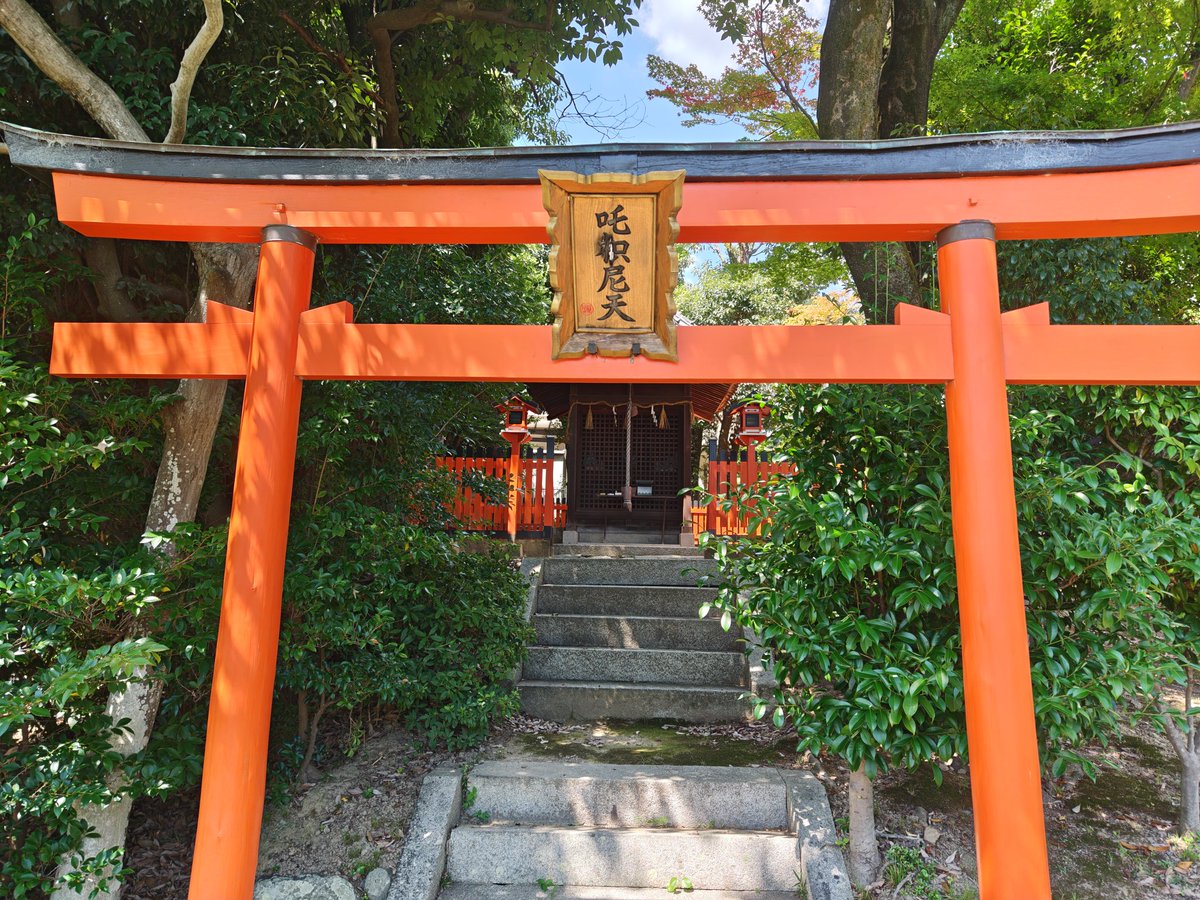SIRAHIRO2's tweet photo. 箕面萱野に行って滝を見たりお寺行ったりしました! https://t.co/Z7Ez89rHz6