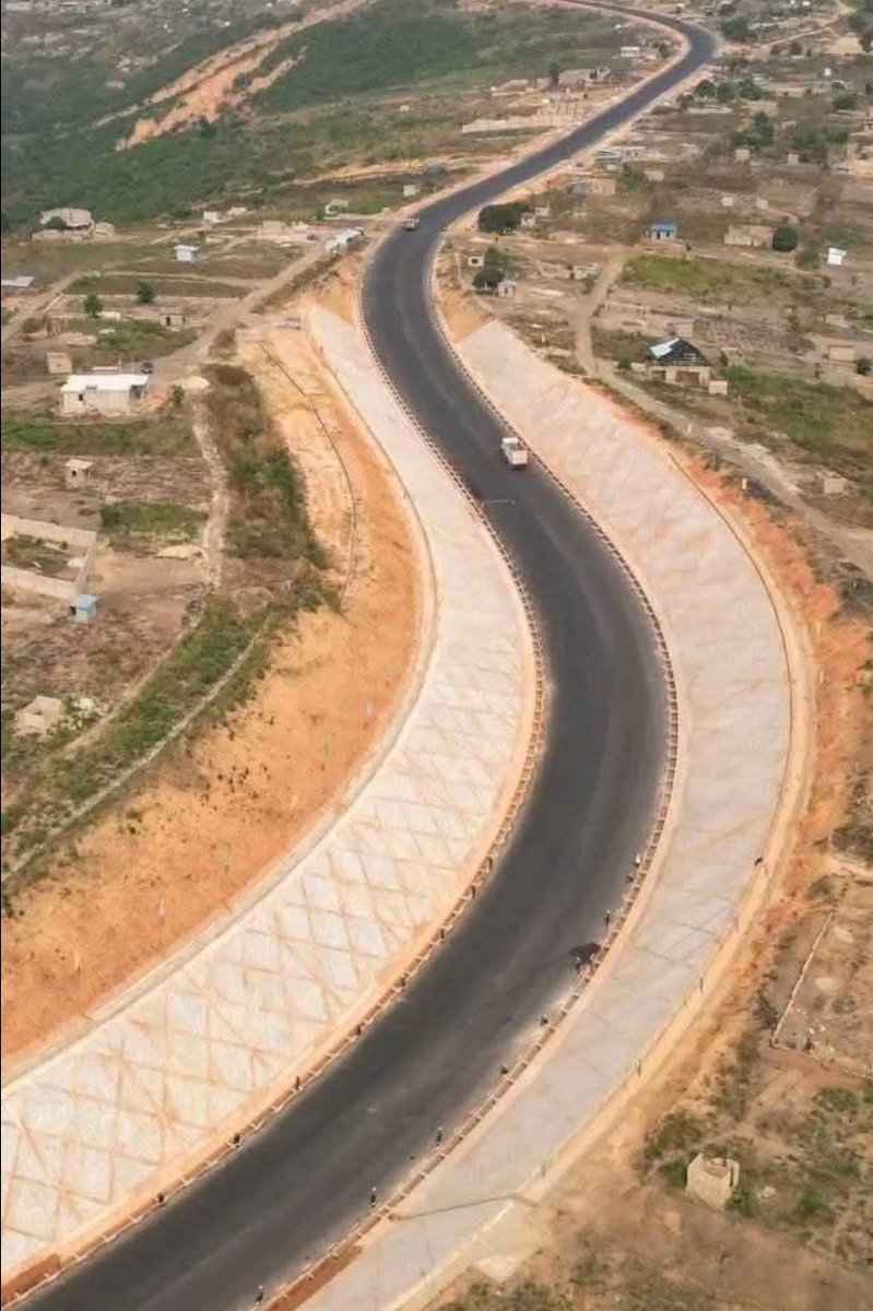 Dynamique Jacquemain Shabani-official (@dynamiquedjs) on Twitter photo Rocade sud-ouest de Kinshasa, bientôt opérationnel.
Merci <a href="/fatshi13/">Félix A. Tshisekedi</a> pour cet héritage 🙏
Wumela ✌️ 🇨🇩
<a href="/Presidence_RDC/">Présidence RDC 🇨🇩</a> <a href="/MinITP_RDC/">Ministère des Infrastructures et Travaux Publics</a> Rocade sud-ouest de Kinshasa, bientôt opérationnel.
Merci <a href="/fatshi13/">Félix A. Tshisekedi</a> pour cet héritage 🙏
Wumela ✌️ 🇨🇩
<a href="/Presidence_RDC/">Présidence RDC 🇨🇩</a> <a href="/MinITP_RDC/">Ministère des Infrastructures et Travaux Publics</a>