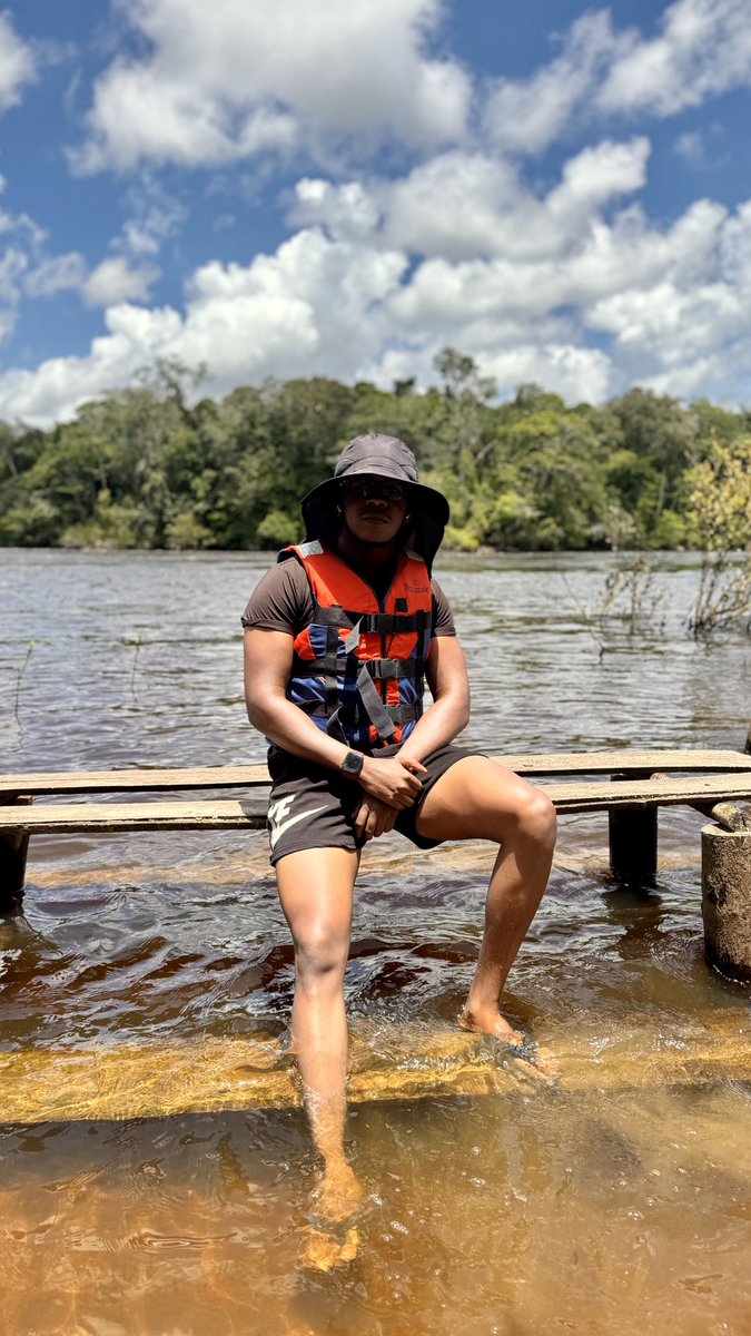 DashingRyad's tweet photo. Way way up the Essequibo https://t.co/5IKyumadQT