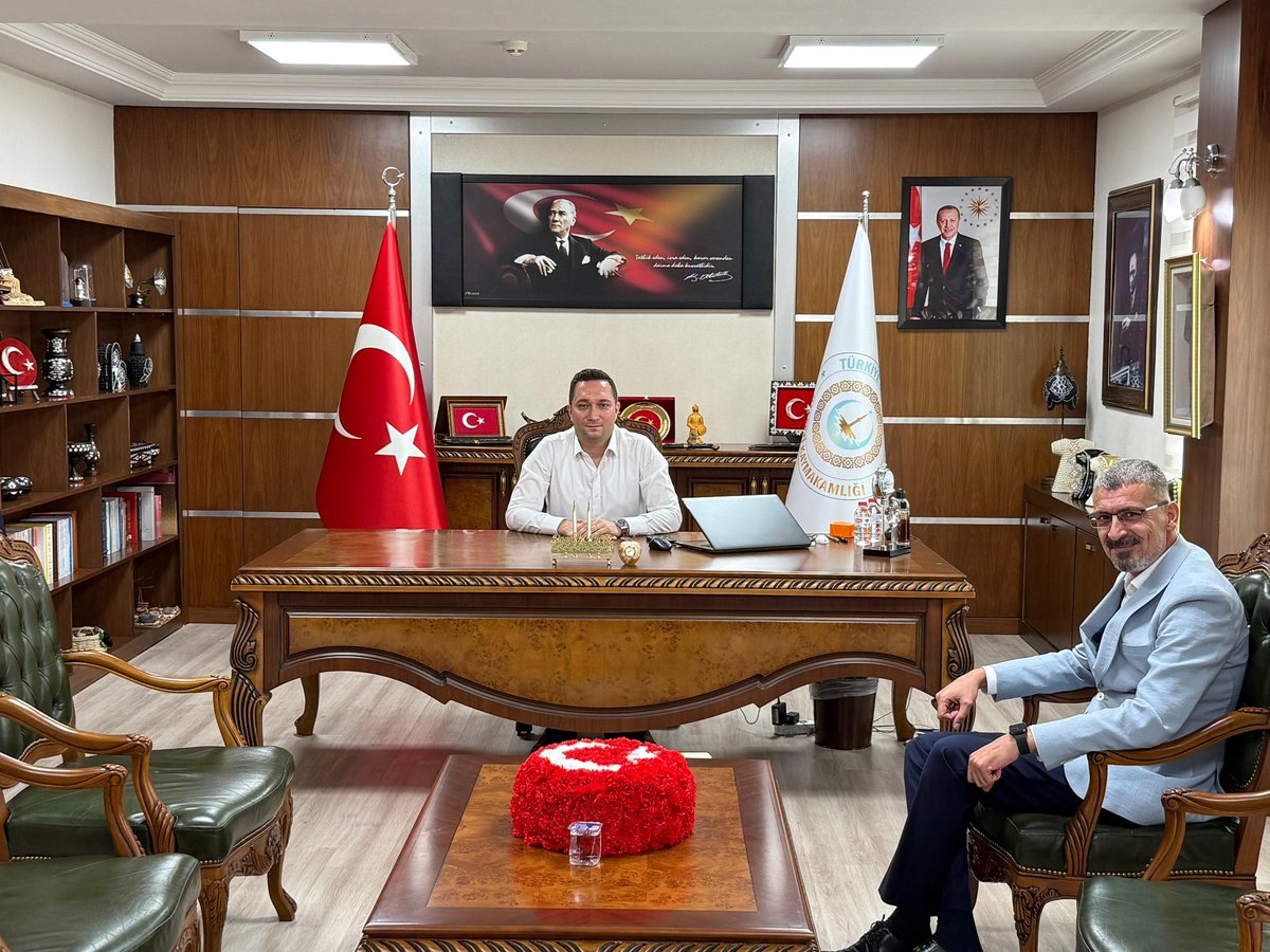 halfetibel's tweet photo. HAK-İŞ Sendika Şube Başkanı Bozan İZOL 

TÜİK Diyarbakır Bölge Müdürlüğü İstatislik Grup Müdürü Mükerrem CAN ve İlçe Tarım ve Orman Müdürü Akan AKMEŞE

Kaymakamımız ve Bld. Bşk. Vk. Sayın Sinan KORKMAZ’ı makamında ziyaret ettiler. https://t.co/ZCPstxTj9T