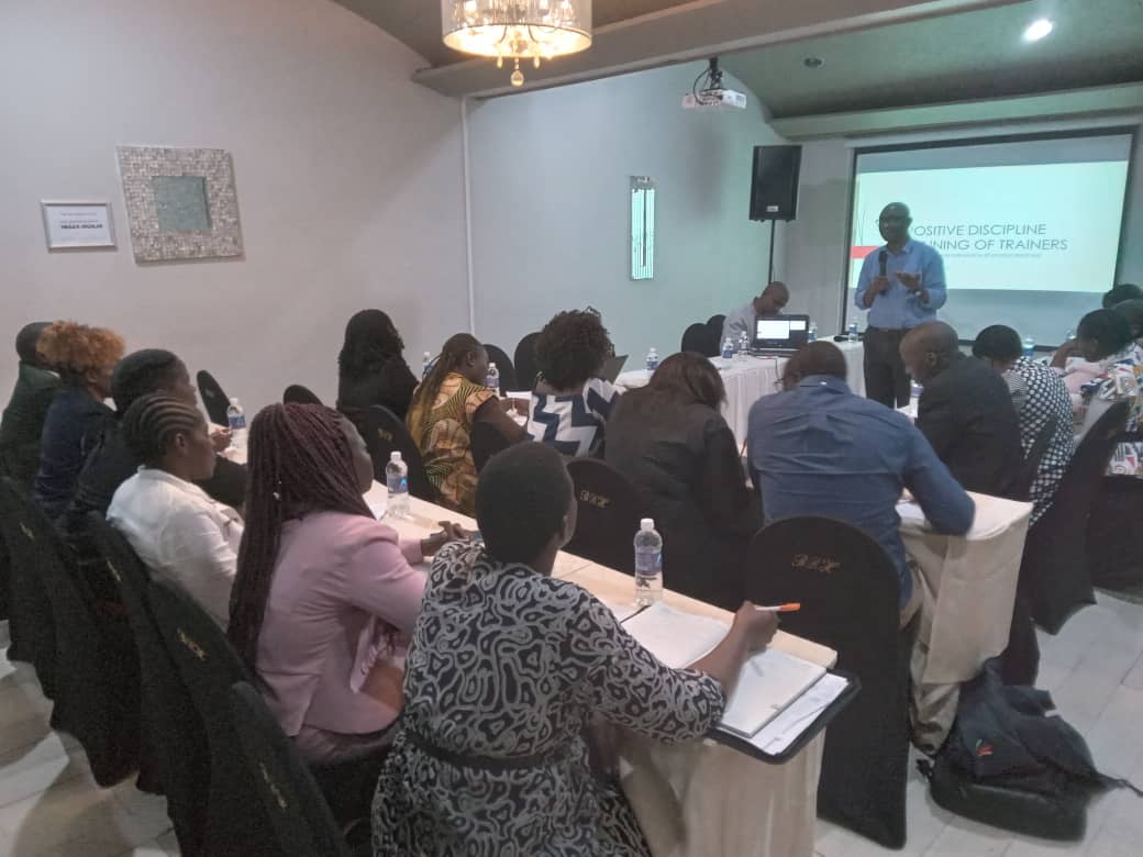 MoPSEZim's tweet photo. 📢 @MoPSEZim , with support from @SaveChildrenZIM, has kicked off a 2-day Training of Trainers Programme on Positive Discipline in Bulawayo &amp; Kadoma. Teachers from all 10 provinces are being equipped to champion supportive, non-punitive learning environments. @InfoMinZW https://t.co/6miJgnU3n9