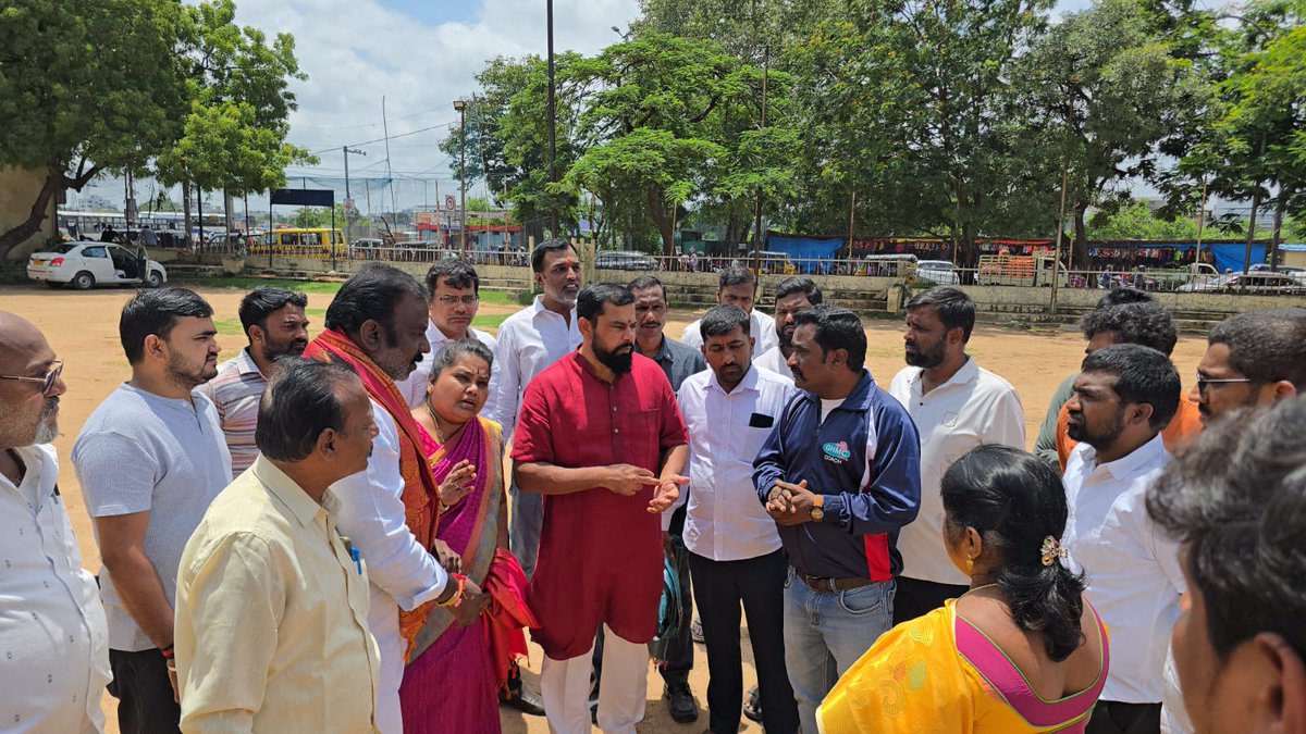 TigerRajaSingh's tweet photo. Inaugurated development works worth ₹1.6 crore at Victoria Playground, Esamia Bazar in #Goshamahal assembly today.

✅ Renovated Basketball Court
✅ Skating & Sand Court Development & Upgradation

These facilities will give our youth better sports infrastructure & encourage fitness and recreation in Goshamahal.