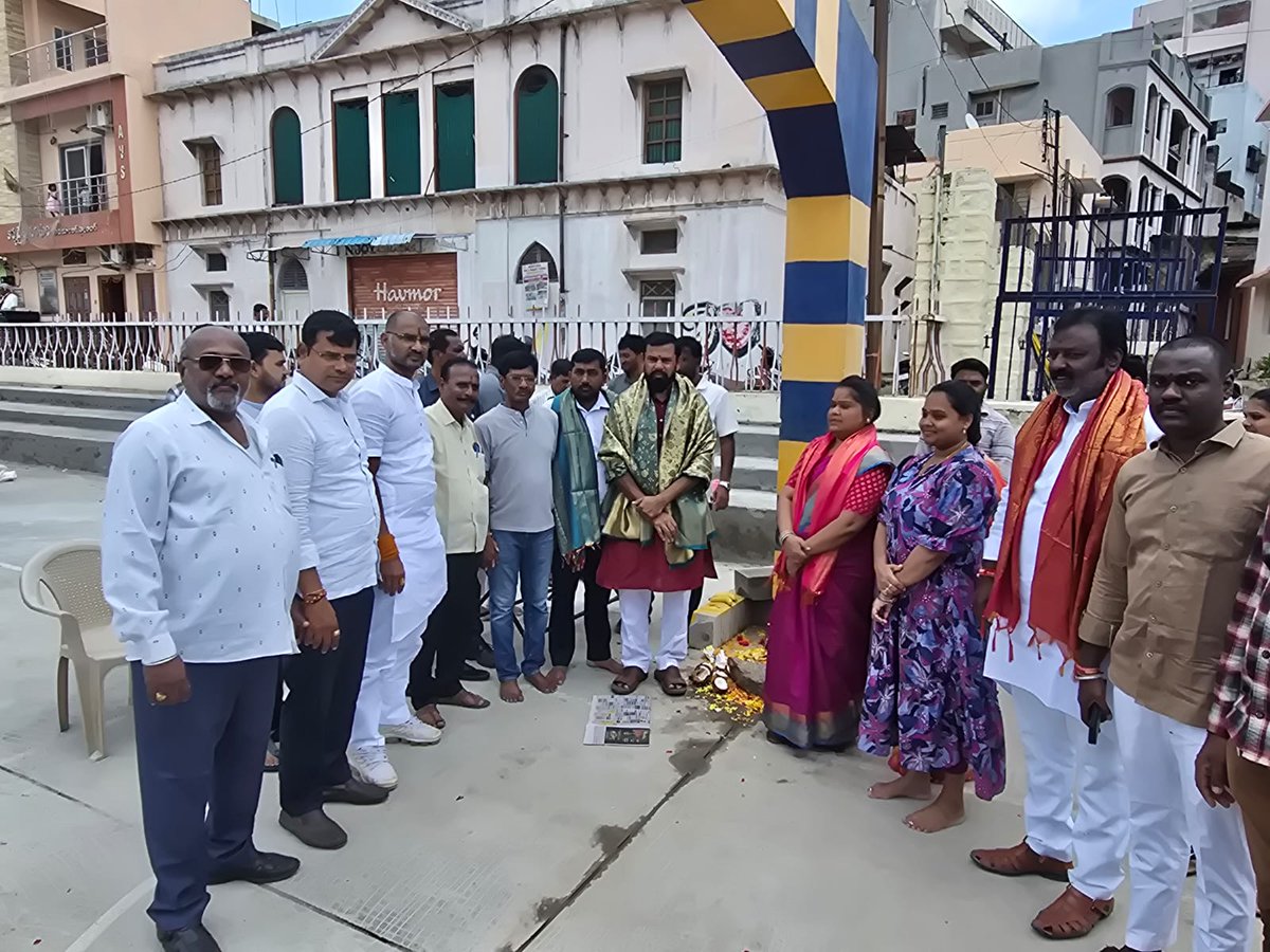 Inaugurated development works worth ₹1.6 crore at Victoria Playground, Esamia Bazar in #Goshamahal assembly today.

✅ Renovated Basketball Court
✅ Skating &amp; Sand Court Development &amp; Upgradation

These facilities will give our youth better sports infrastructure &amp; encourage