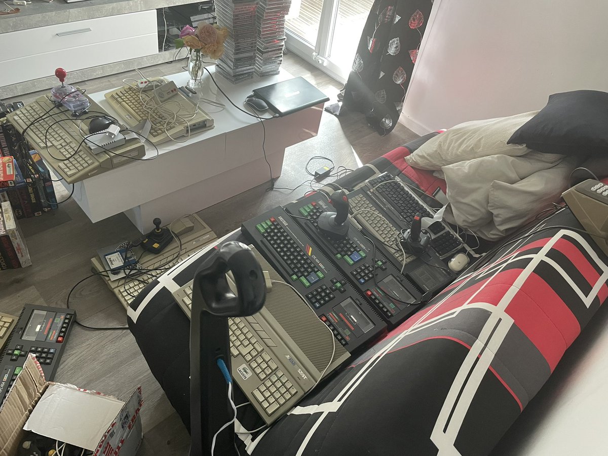 AmstArigA tweet media