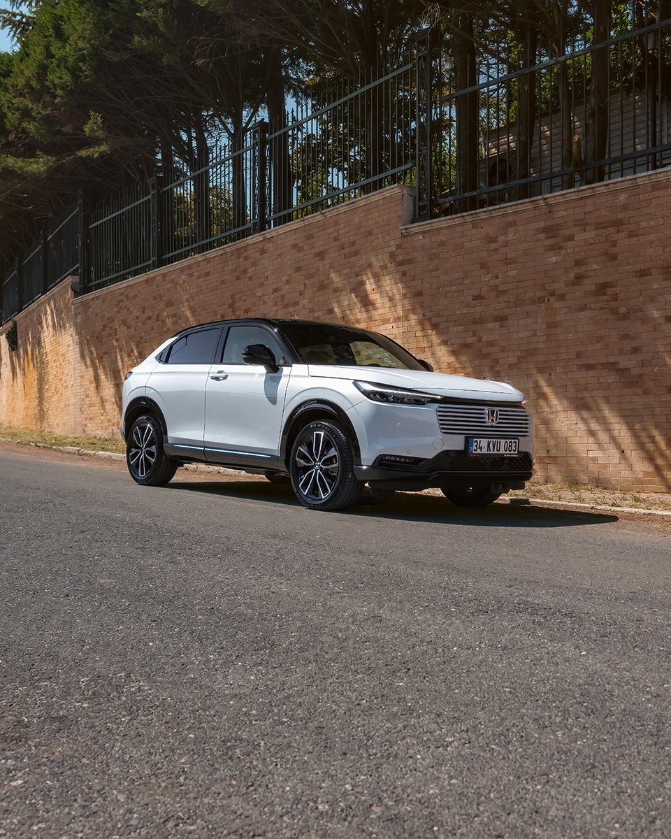 Her zaman dikkat çekici: Honda HR-V e:HEV.

#Honda #HondaHRV #HRV #eHEV