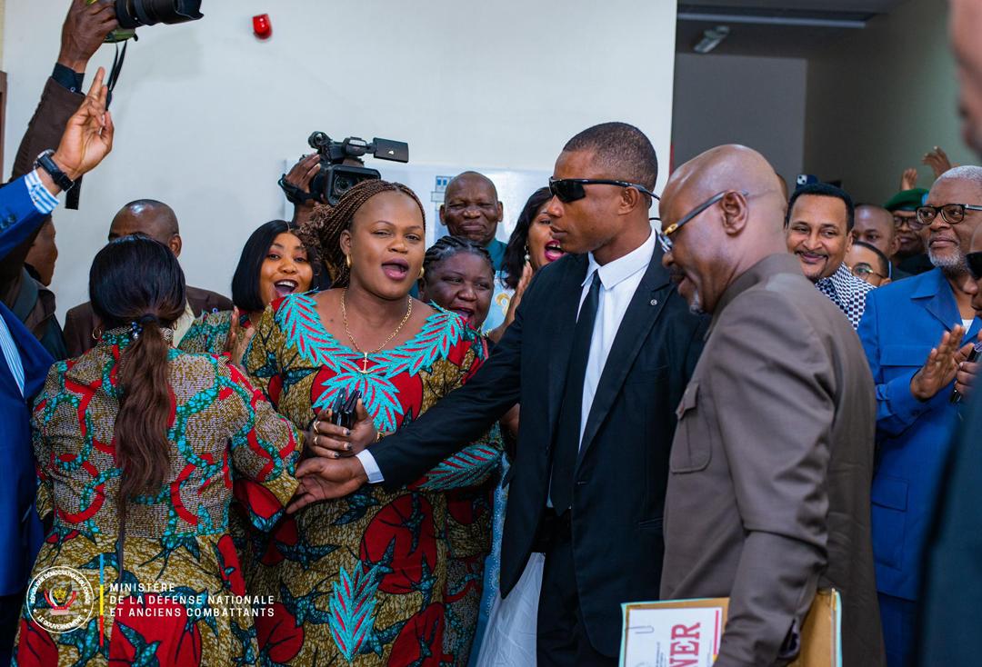 Dynamique Jacquemain Shabani-official (@dynamiquedjs) on Twitter photo Jeudi 21.08.2025
De retour au pays, après une itinérance en Amérique latine et le Madagascar, le Vice-Premier Ministre de la Défense Nationale et Anciens Combattants <a href="/VPMDefenseRdc/">Vice-Primature, Ministère de La Défense/RDC</a> S.E Me Guy Kabombo Muadiamvita <a href="/GuyKabombo/">GKM@KABOMBO</a>, reconduit à la tête de ce ministère régalien, a été Jeudi 21.08.2025
De retour au pays, après une itinérance en Amérique latine et le Madagascar, le Vice-Premier Ministre de la Défense Nationale et Anciens Combattants <a href="/VPMDefenseRdc/">Vice-Primature, Ministère de La Défense/RDC</a> S.E Me Guy Kabombo Muadiamvita <a href="/GuyKabombo/">GKM@KABOMBO</a>, reconduit à la tête de ce ministère régalien, a été