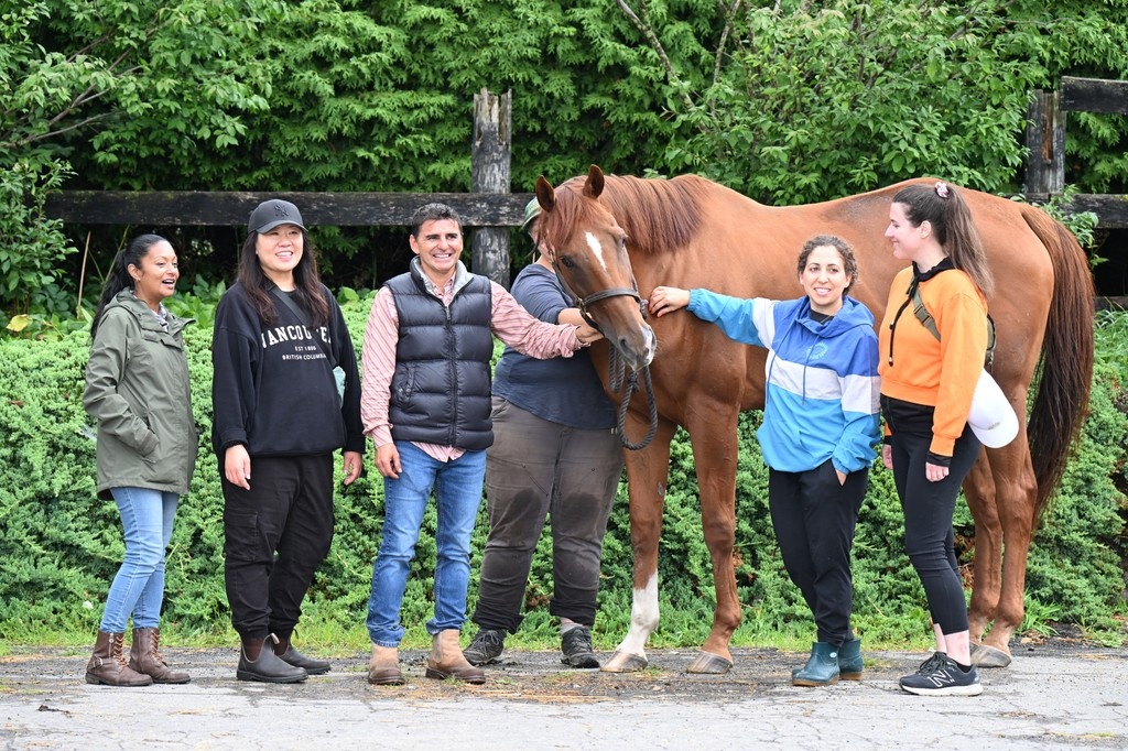 We are grateful to this group from AGCO for donating their time to us yesterday. While at the farm they met and watched Eurico work with our horses who have joined his herd for his Equine Experiential Connection program. They also met and posed with the legend himself Pink Lloyd!