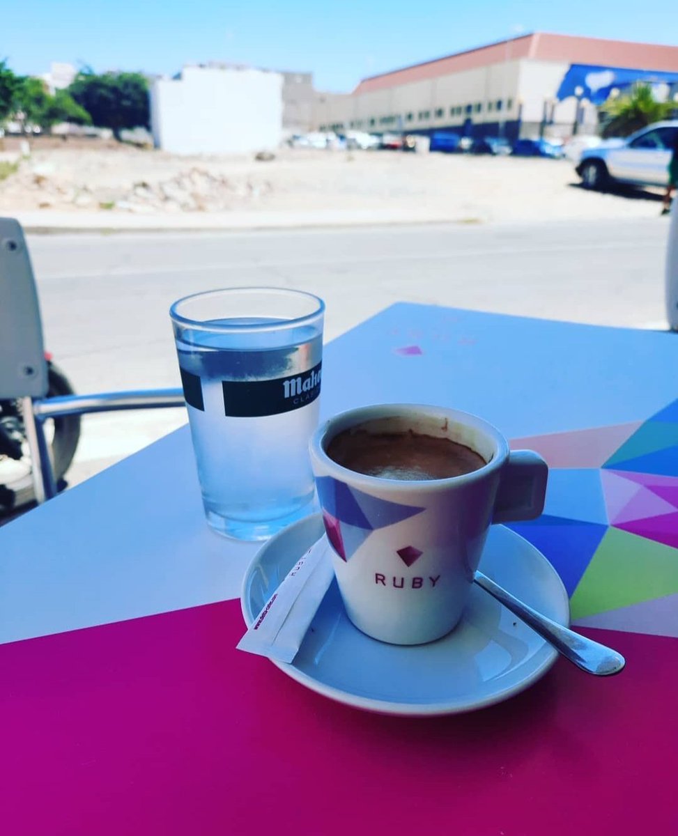 Hola. Buenas tardes!! A Todos 🤎🙏🙌❤️🫶❤️‍🩹💫✨️🤗 
#LindaTarde 
#Café  ☕️😘  #coffee #coffelover #coffelovers #coffeeadict #coffetime #CafeLatteTikTok #Cafecito #cafecitoapp #cafelfie