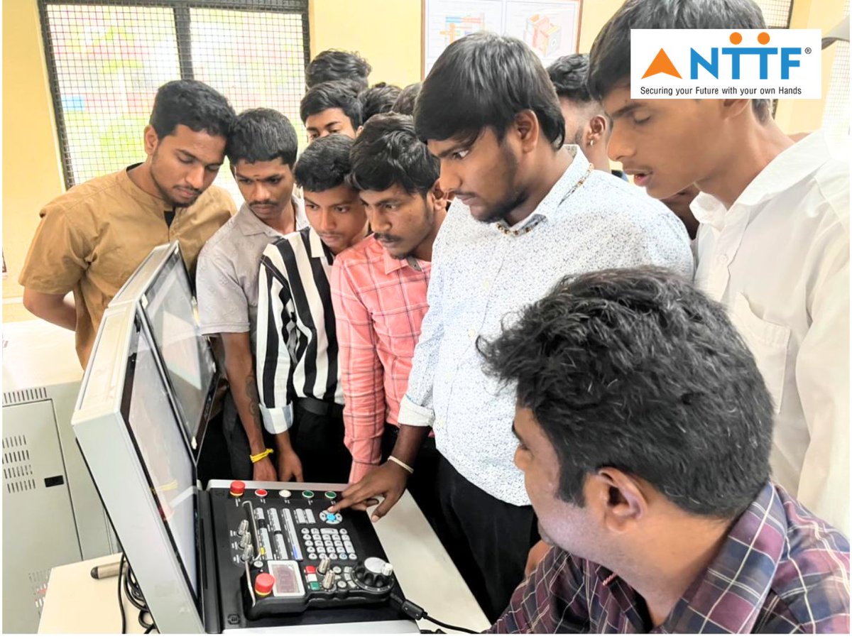 NTTFindia's tweet image. Students from NTTF's Diploma programs in Tool Engineering &amp;amp; Mechatronics Engineering gained valuable insights into CNC technologies through a seminar with Hurco professionals! Thanks to Hurco for sharing their expertise &amp;amp; to Nagesh S A for organizing! #NTTF #Hurco #CNCTraining