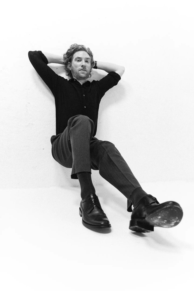 DomhnallGHaven's tweet photo. NEW incredible photoshoot for the Los Angeles Times!! 😍

In colour and in black and white, Domhnall Gleeson looks really grand! 

📸 Jennifer McCord https://t.co/NJQTge9i5H