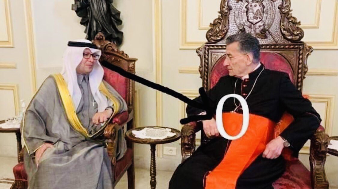 مخبي الصليب قدام البدوي .
وجايي يعطينا مواعظ .
#البطرك_الراعي