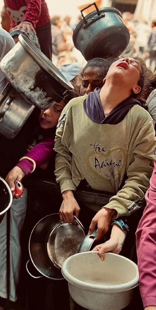 ghadda_p's tweet photo. Humanity check 💔🇵🇸
If you’re scrolling, PLEASE leave a dot. https://t.co/Gjgr8ZPNWr