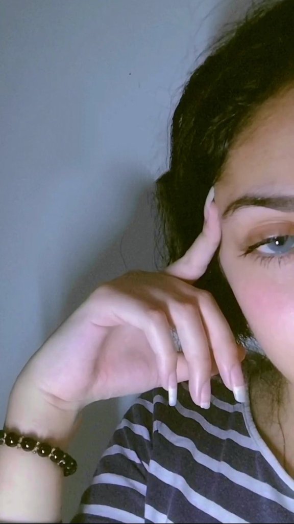 أعوذ بالله من أن أفقد لطفي ورقة قلبي أعوذ بالله من أن أكون شخصاً جارحاً لمن أحب ♥️ ..