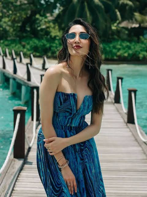 Rishi999celeb's tweet photo. Innaalu Ela dachav #nehaa andanni
Eeroju Neku entha mandi karustaro
Kooda lekka ledu
Dantlo nen okadini🥵( perfect shape vachai) https://t.co/9Fs17CEst4