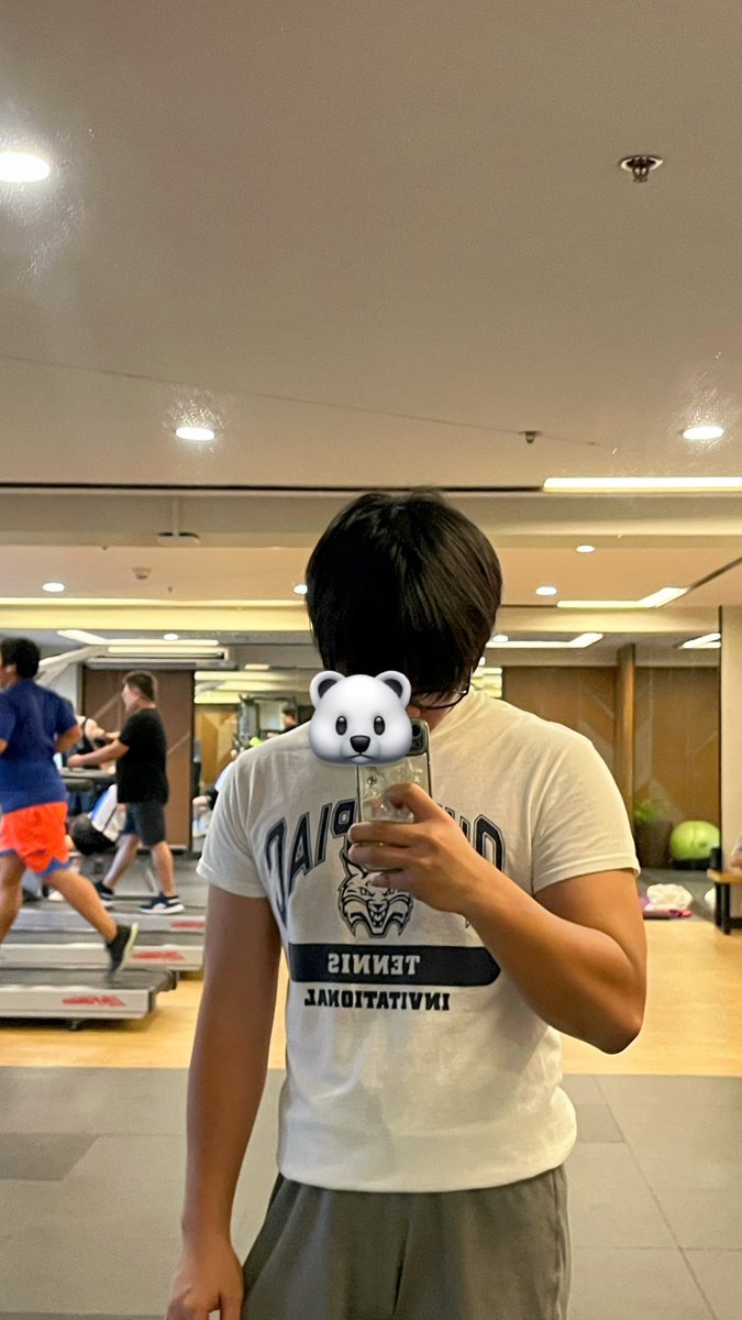 iskorambled's tweet photo. condo gym sucks but oh well 😔 https://t.co/BuUWEKCgiH