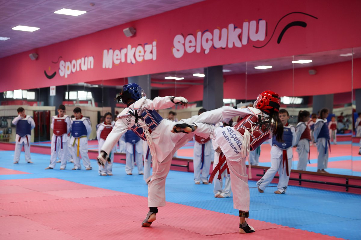a_pekyatirmaci's tweet photo. • Selçuklu Yaz Spor Okulları • 

🥊 Kick Boks branşımızda 5️⃣1️⃣0️⃣

🥋 Taekwondo branşımızda 1️⃣.5️⃣6️⃣5️⃣

🤼 Güreş branşımızda 1️⃣2️⃣0️⃣

🤸 Cimnastik branşımızda 5️⃣0️⃣3️⃣ 

🥋Karate branşımızda 3️⃣9️⃣1️⃣

🏓 Masa Tenisi branşımızda 4️⃣1️⃣7️⃣ çocuğumuza eğitim veriyor, her branşta geleceğin sporcularını yetiştirmenin gururunu ve mutluluğunu yaşıyoruz. 

📌 Selçuklu Belediyesi Uluslararası Spor Salonu

#SporunMerkeziSelçuklu