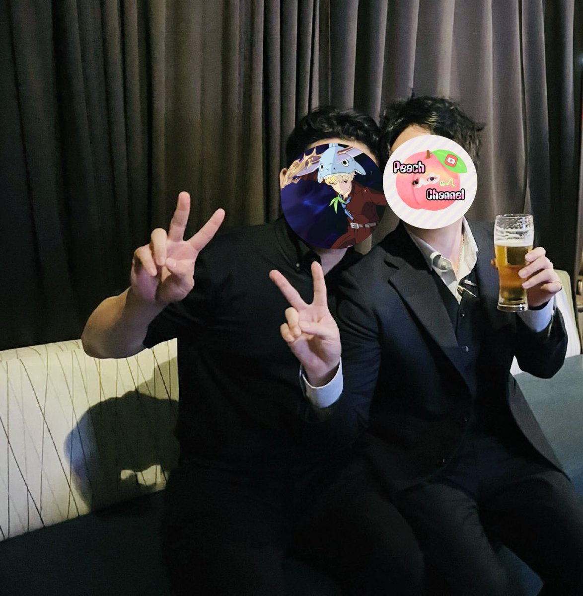 Peach_CH_'s tweet photo. 先日私のBarにてニノクロ時代お世話になった仲間達と4年越しに会えました。
わざわざ六本木までありがとう🥺✨

写真はzazaさんと♡

P.S
ファンタジーライフはクヌギさんがタンスになった所までやりました。

#ニノクロ　#ファンタジーライフi https://t.co/h8WXGqqLAJ