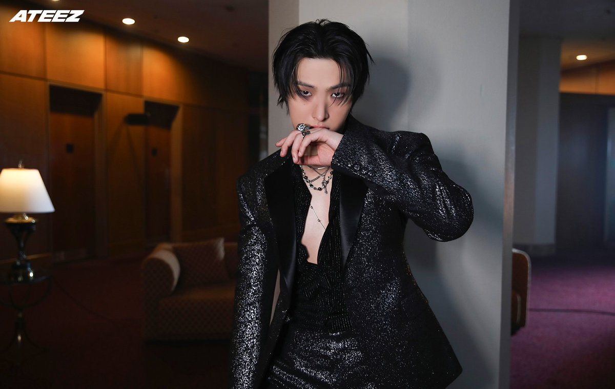 [📷] MINGI — [GOLDEN HOUR : Part.3 'In Your Fantasy Edition] SPECIAL BEHIND PHOTO 📸

🔗 ateez.kqent.com/contents/68a6a…

#ATEEZ #에이티즈 #ATINY #에이티니
#ATINY_ZONE <a href="/ATEEZofficial/">ATEEZ(에이티즈)</a> #MINGI