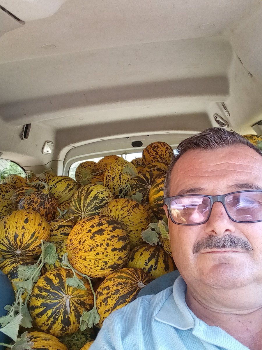 Tamtatlı tavas ebecik 
Kesmecemi kesmece
Alan bidaha alacak
Üç kuruşa 5 simit yok
Herşey hakkıylan