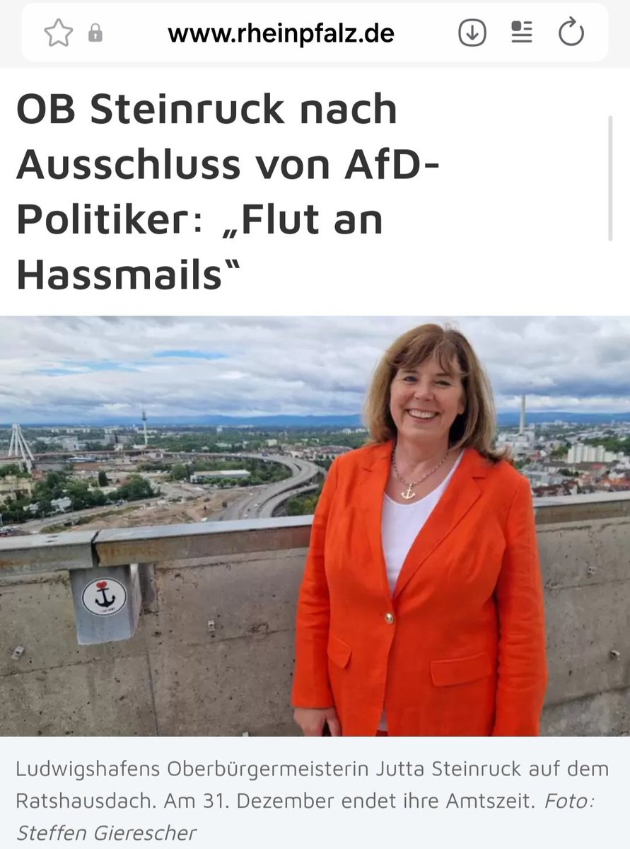 Ich hasse sie auch für ihren Frontalangriff auf die freiheitlich-demokratische Grundordnung. Wer noch?