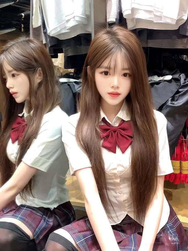 福利姬灵灵全球cos外围经济（全国独家资源）分享的黄推图片2 - 网红私拍内容