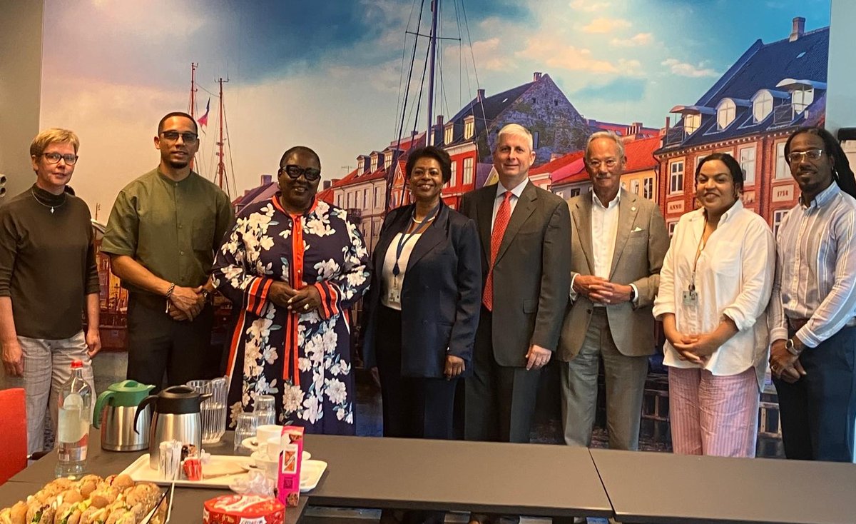 Na het waardevolle bezoek in juni van een delegatie uit Bonaire, Sint Eustatius en Saba aan Den Haag (zie foto), is de staatscommissie nu op werkbezoek in #SintEustatius en #Saba. Conform onze opdracht gaan we in gesprek over het voorkomen van #discriminatie door de #overheid.