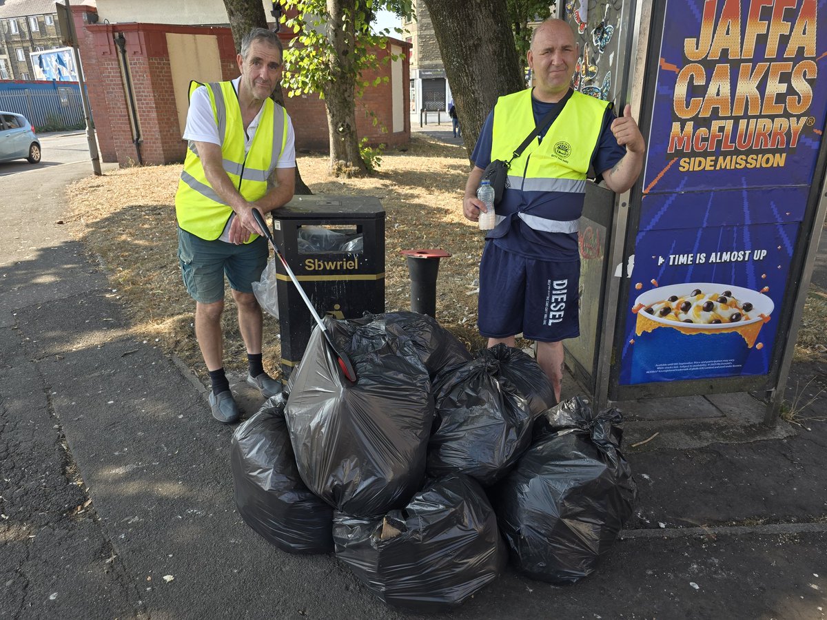 Thank you volunteers for your amazing support Your dedication to our community shines brightly. Together we've made a huge impact, collecting 30 bags of rubbish around Pill Park and Courtybella Gardens. Let’s keep up the great work and continue caring for our shared spaces.