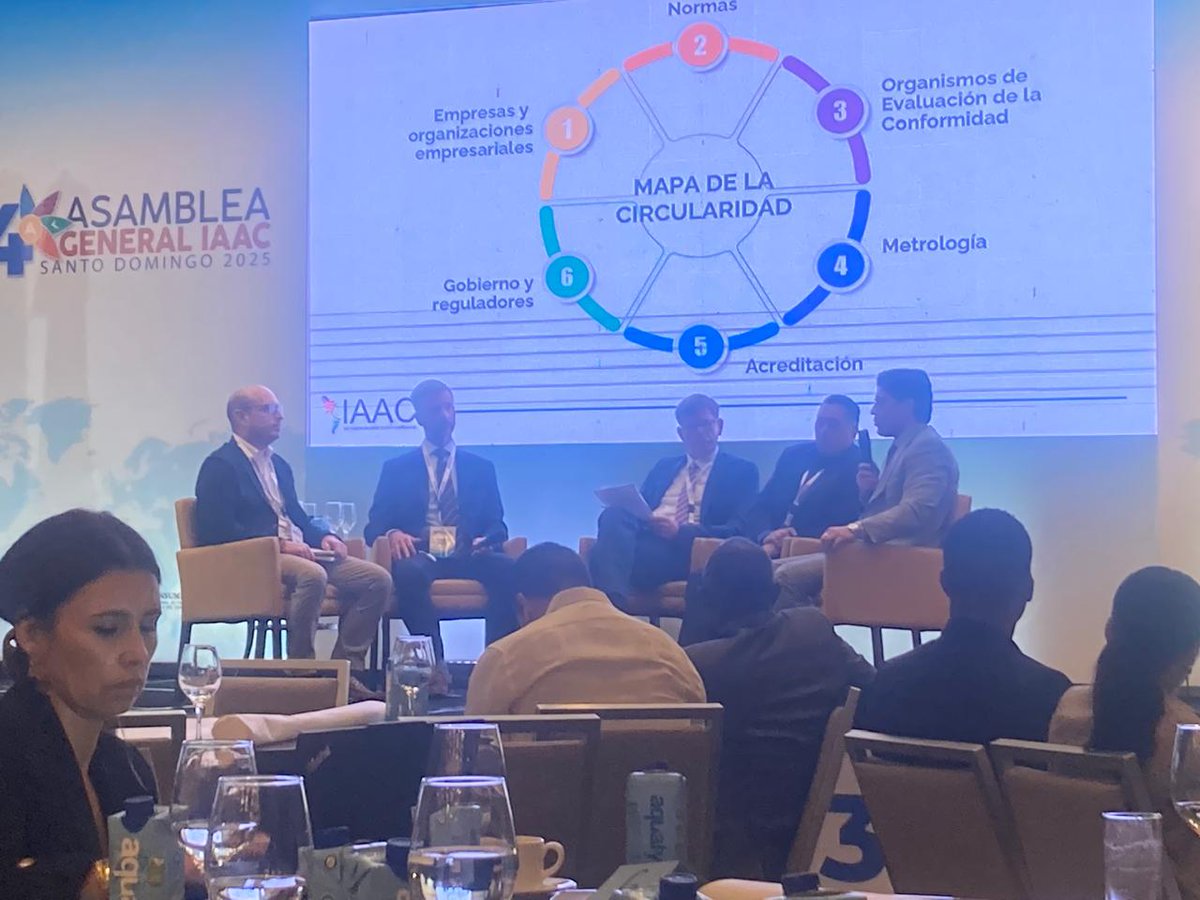 En la 34ª Asamblea General de #IAAC se realiza el Seminario Magistral del Primer Encuentro Empresarial de Evaluación de la Conformidad, #Acreditación, Industria y Gobierno.

Participa el Ministro de Industria, Comercio y Mipymes de 🇩🇴, Victor Ito Bisonó Haza.
#Calidad