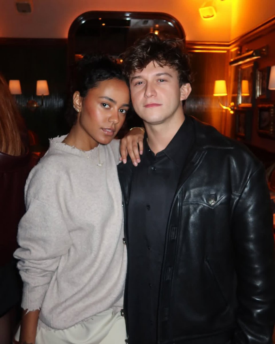 Send HOOK tweet media