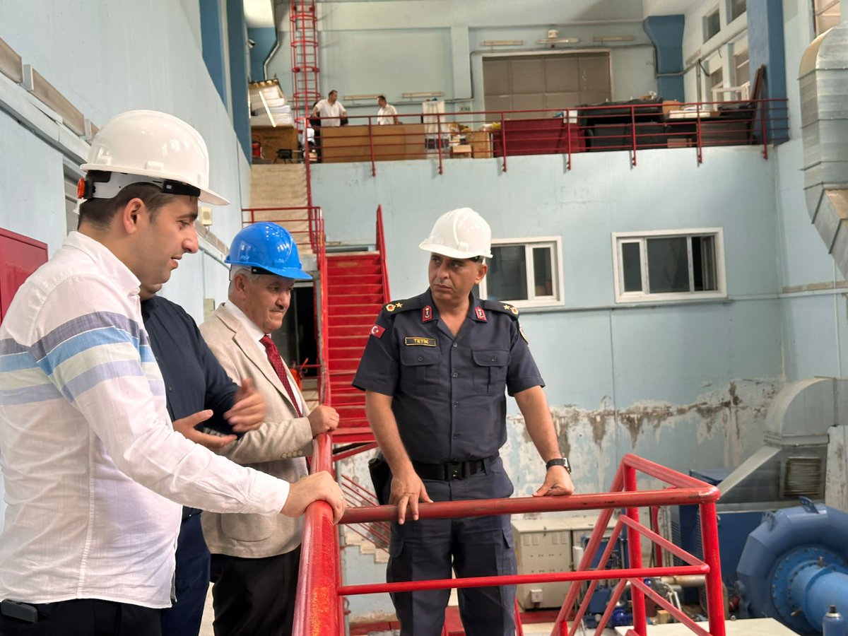 Kaymakamımız Sayın Ömer Faruk TUNCER; Çelikler Hidroelektrik Santrali İşletme Müdürü Mustafa GÜNEŞ'e iadei ziyarette bulundu. Santral hakkında bilgi alan Sayın Kaymakamımız  misafirperverlikleri için teşekkür etti.