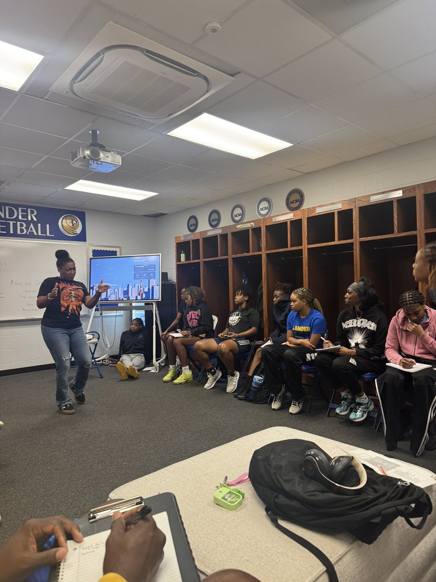 Lander Women's Basketball tweet media