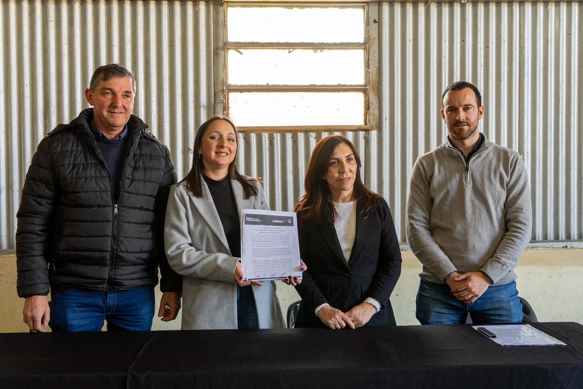 MinSPcba's tweet photo. 🚰📩 AGUA SEGURA PARA LA LOCALIDAD DE TINOCO 

🗣️Licitamos la obra de provisión de agua potable en la localidad de Tinoco, que beneficiará a más de 500 habitantes del departamento Colón; mejorando la provisión y la calidad del servicio. 💦📍 https://t.co/Z7llqpCuRl