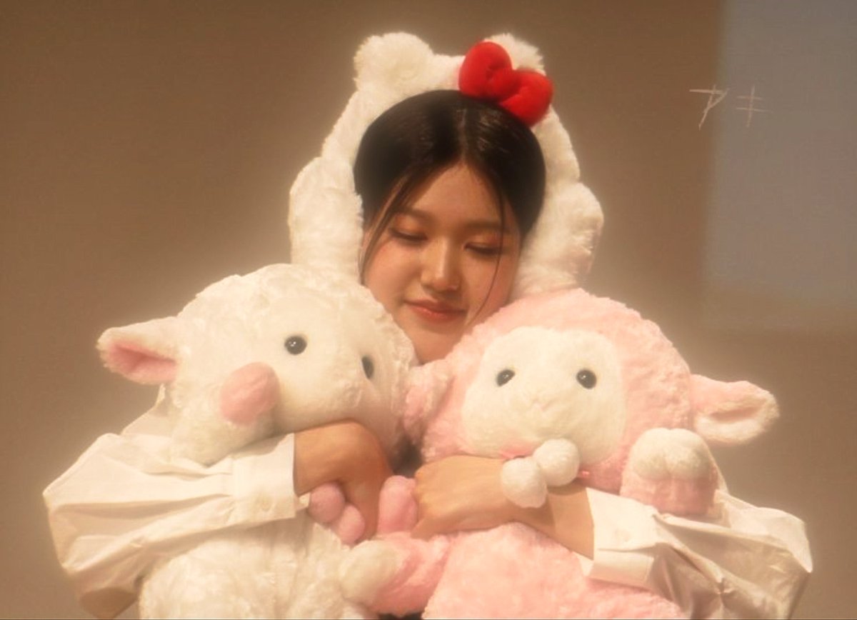 jiyoon pics tweet media