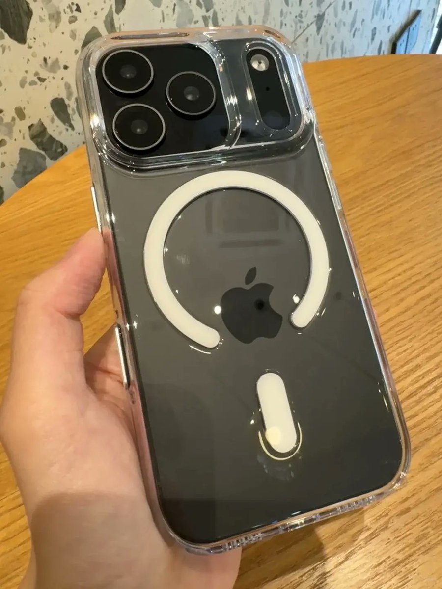 AppleLeaker tweet media